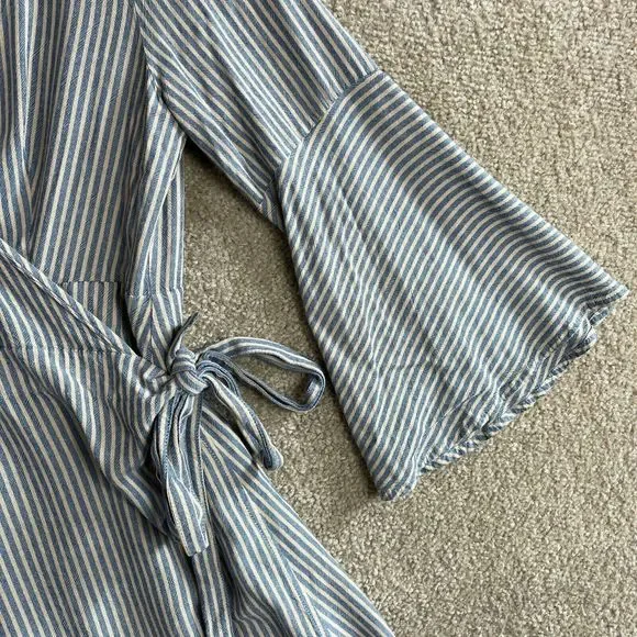 Ecote OU Wrap Dress Womens Size Medium Blue/Tan Striped Bell Sleeve V-Neck 90s - Picture 5 of 11